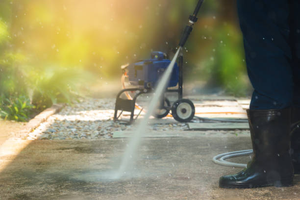 Professional Pressure washing in Louisville, IL